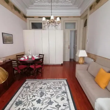 Apartment Alvares Cabral Apartamento B Porto